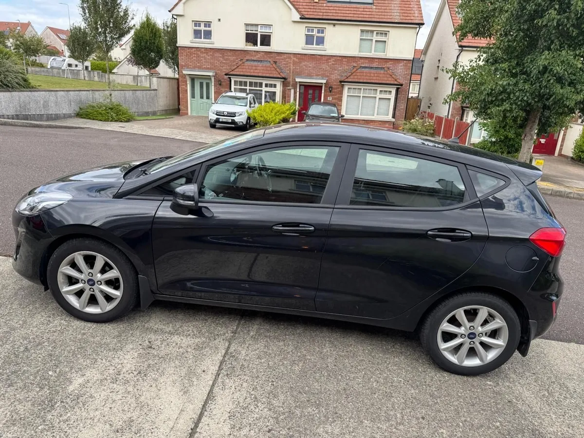 Ford Fiesta 2019 Automatic - Image 2