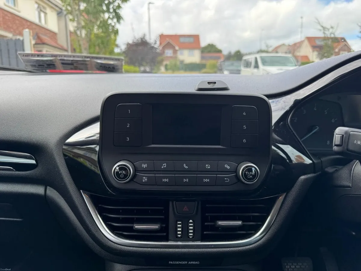 Ford Fiesta 2019 Automatic - Image 3