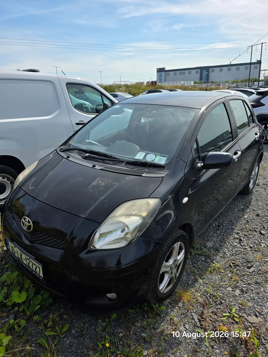 Toyota Yaris 2010 - for spare parts or repair - Image 1