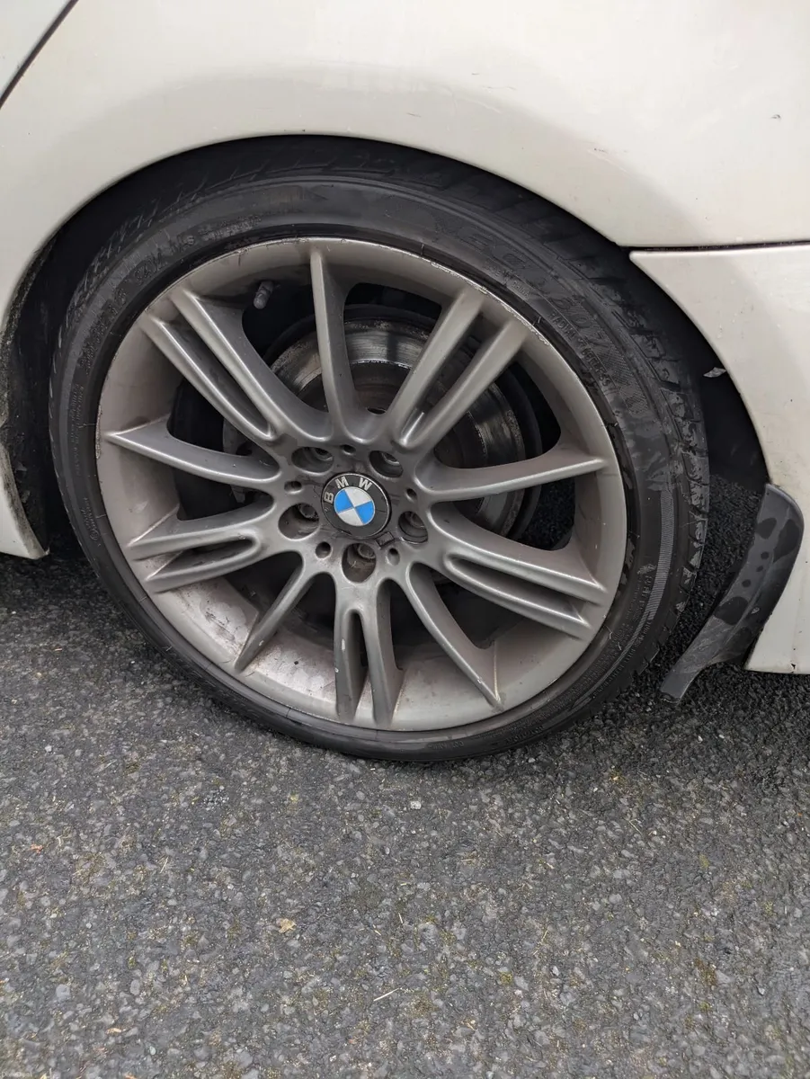 BMW 3-Series 2011 - Image 5