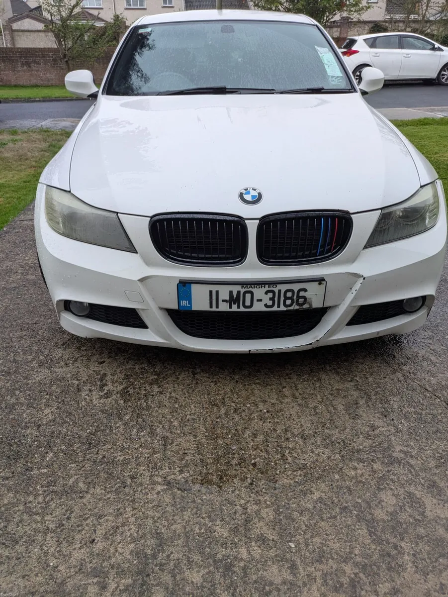 BMW 3-Series 2011 - Image 2