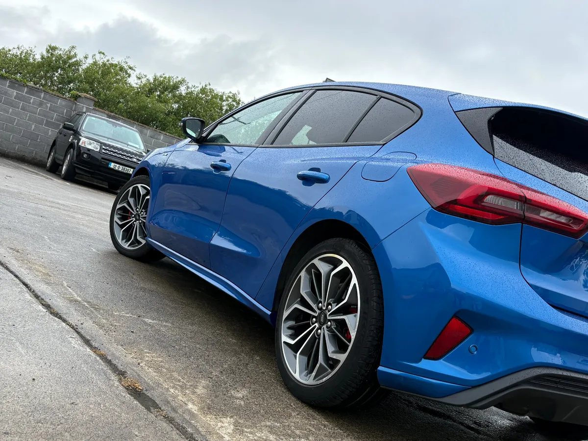 Stunning Ford Focus ST Line X - Image 3