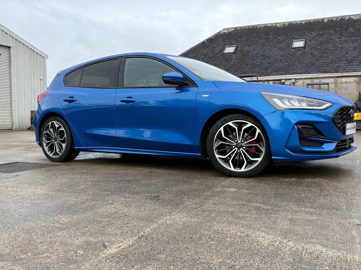 Stunning Ford Focus ST Line X - Image 2
