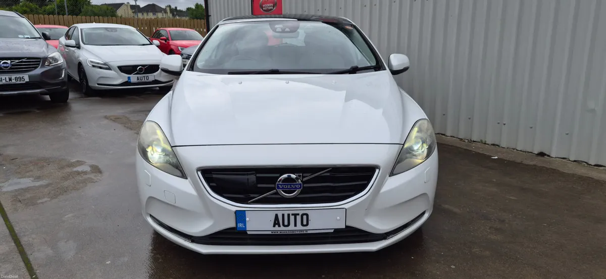 Volvo V40 1.6t automatic ocean race edition - Image 5