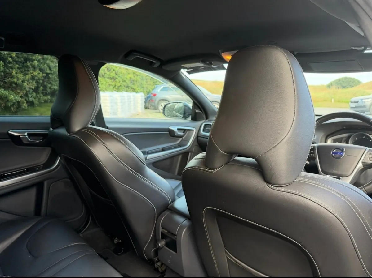 Volvo V60 2017 D4 Automatic - Image 3