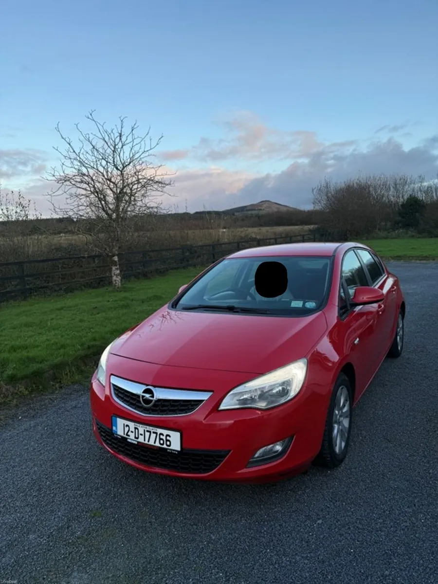 Opel Astra 2012 - Image 1