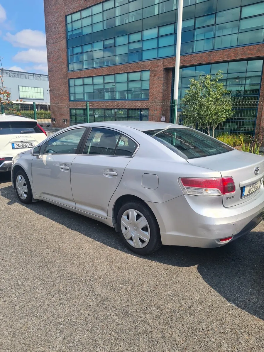 2010 Toyota Avensis LOW KMS - Image 2
