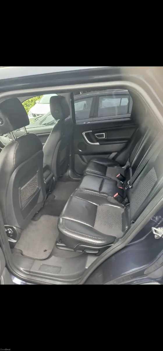 Land Rover Discovery Sport 2016 - Image 4