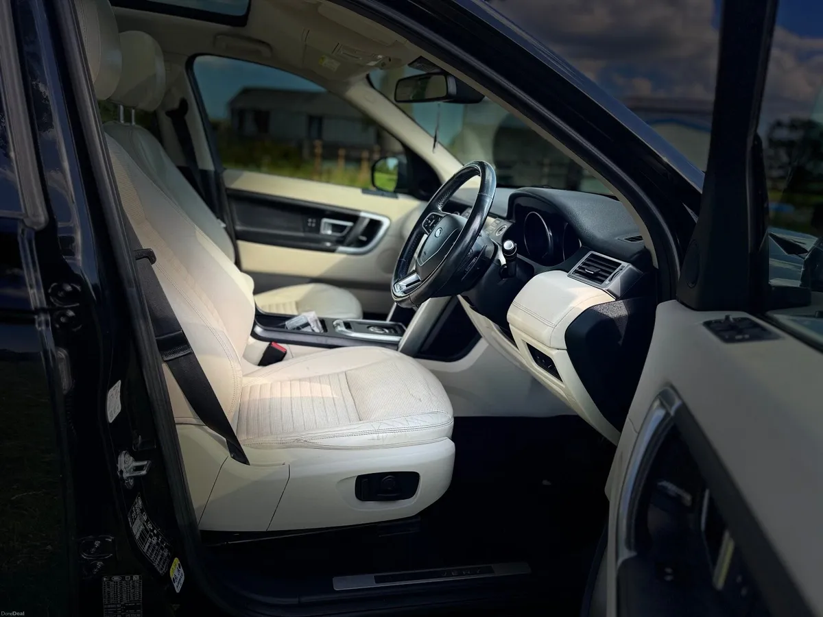 Land Rover Discovery Sport 2018 - Image 2