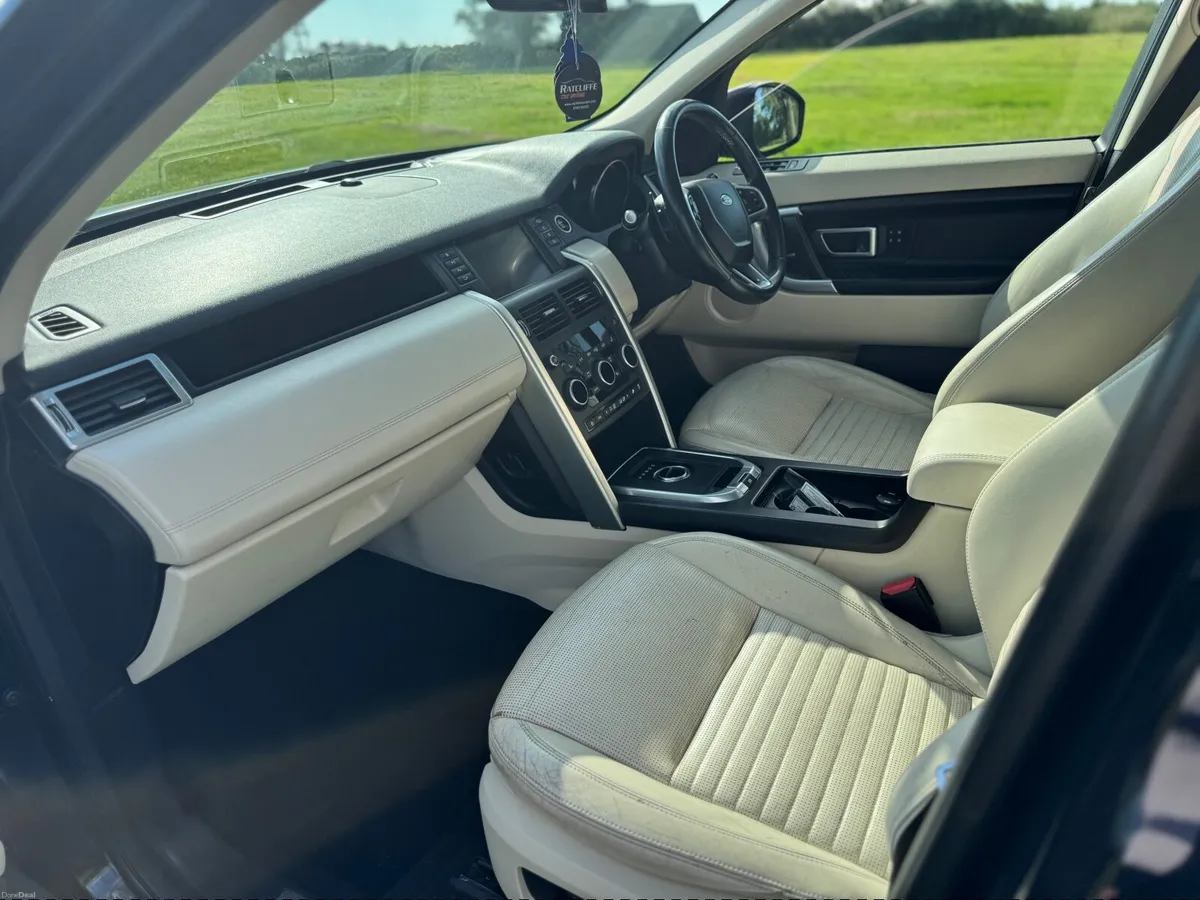 Land Rover Discovery Sport 2018 - Image 6