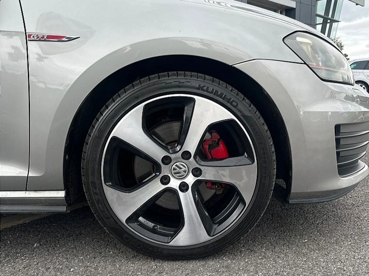 Volkswagen Golf GTI 2.0TFSI DSG 220BHP LEATHER - Image 3