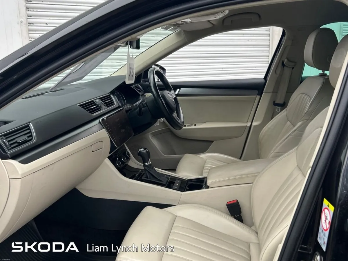 Skoda Superb STYLE ESTATE 2.0 TDI 150 BHP AUTOMATI - Image 4