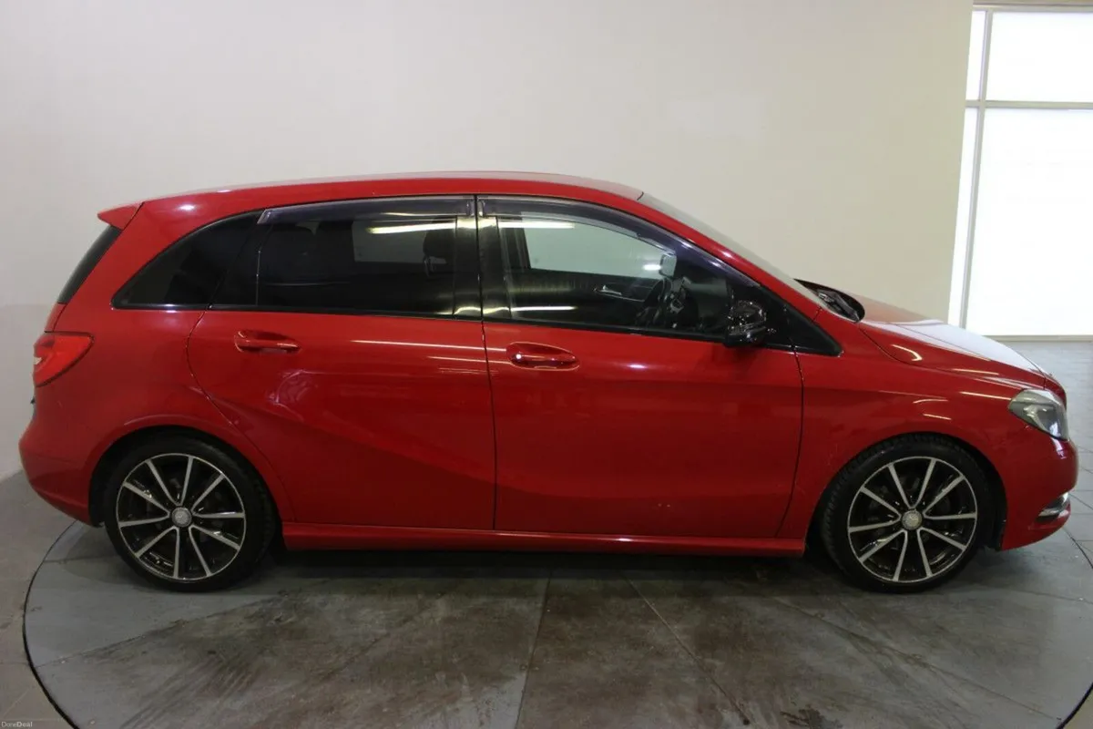 Mercedes-Benz B-Class B 180 A/T Auto Sport - Image 2