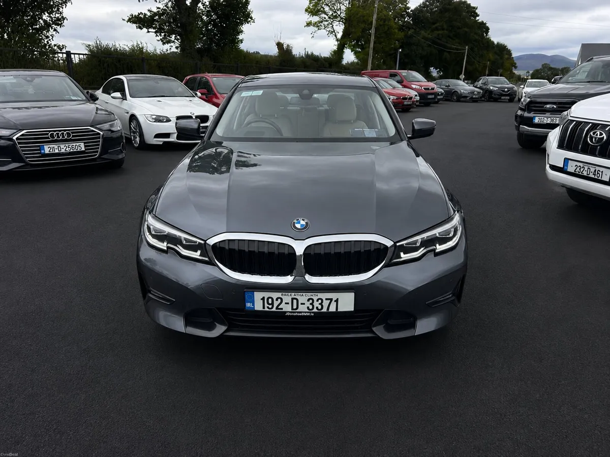 BMW 3-Series 2019 - Image 6