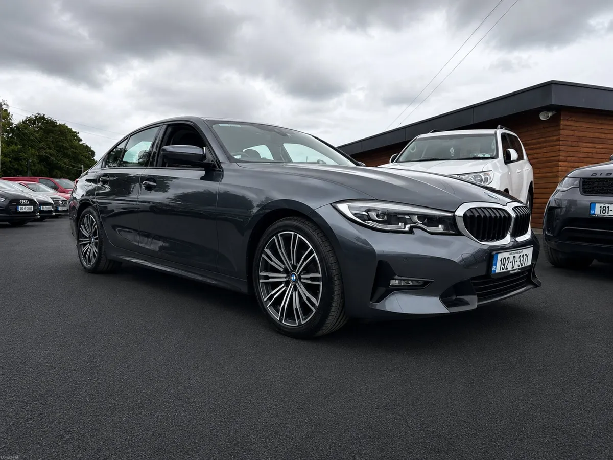 BMW 3-Series 2019 - Image 1