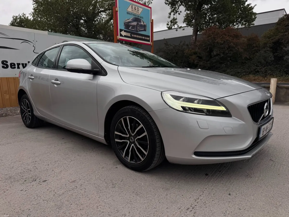 181 Volvo V40 2.0D D2 (120hp) Momentum Edition - Image 2