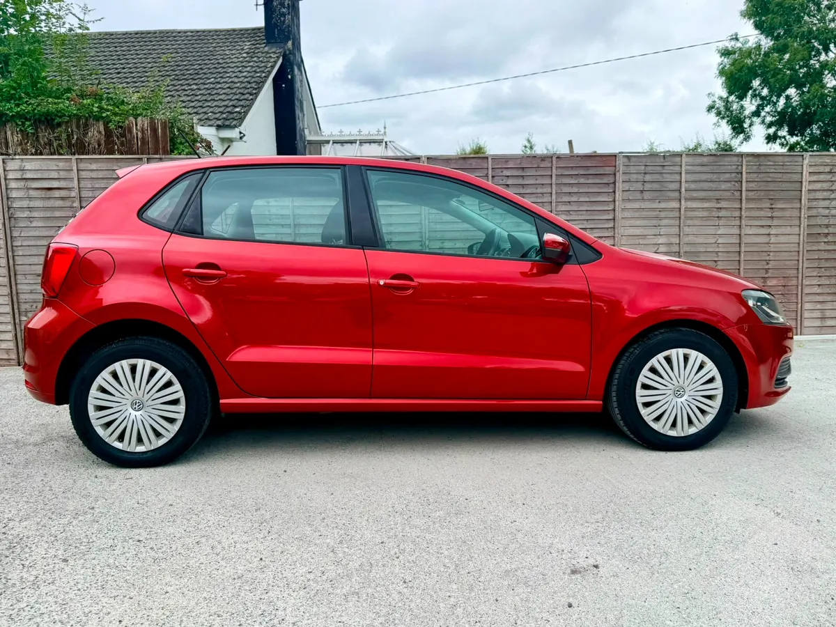 2015 Volkswagen Polo Comfortline (Low Mileage) - Image 2