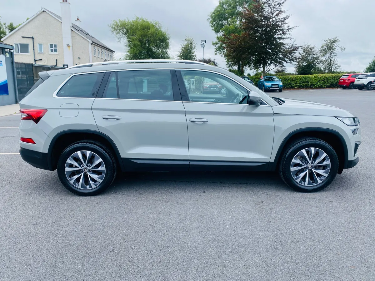 SKODA KODIAQ AMBITION DSG 7 SEATER 2.0 TDI  2023 - Image 4