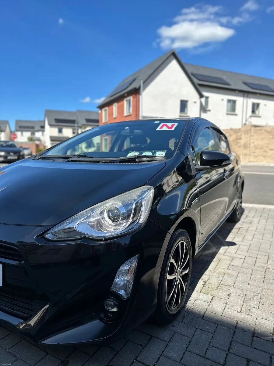 Toyota Aqua 2015 - Image 2