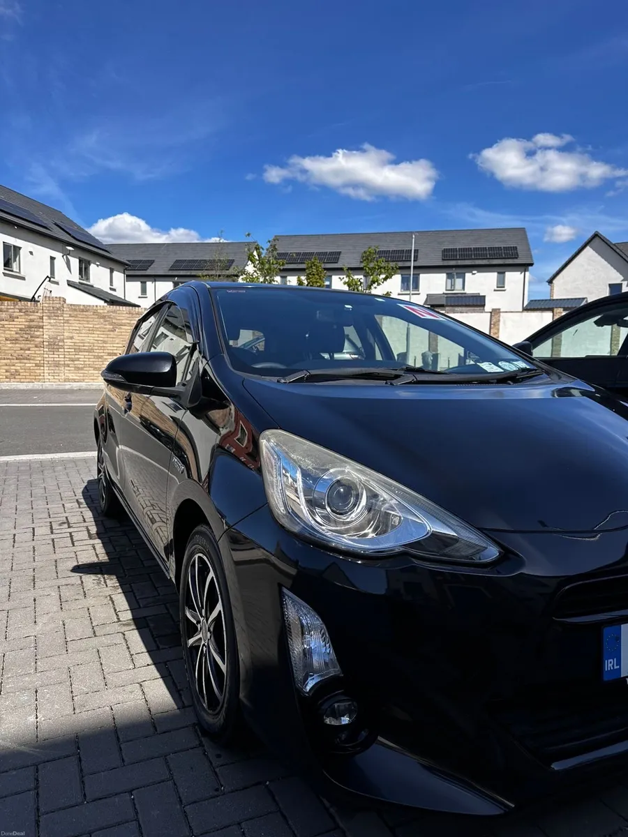 Toyota Aqua 2015 - Image 1