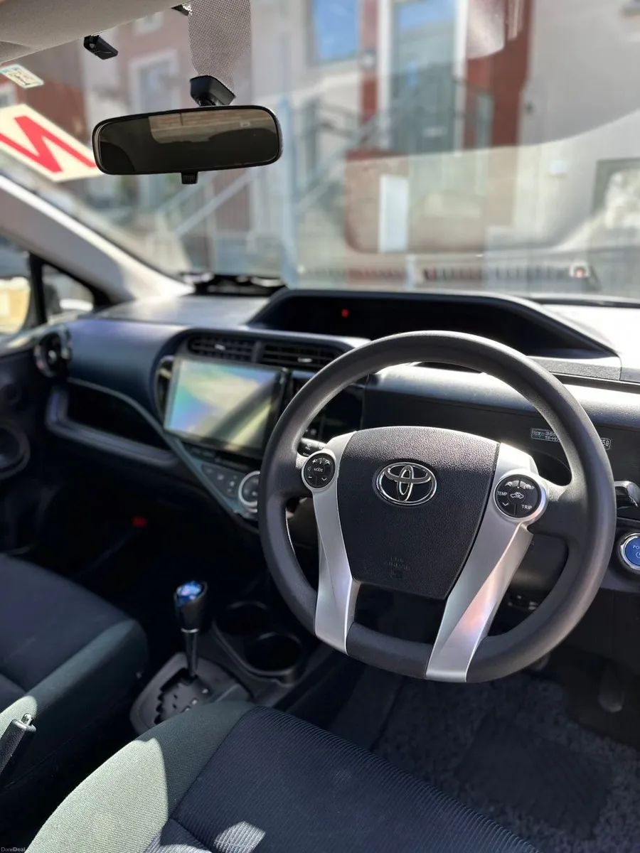 Toyota Aqua 2015 - Image 6