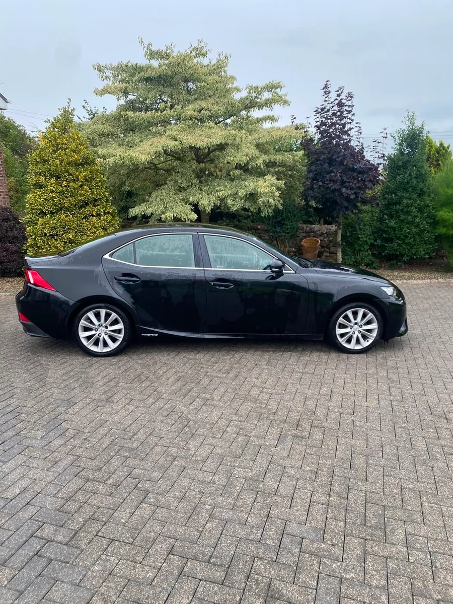 Lexus IS300 - Image 4