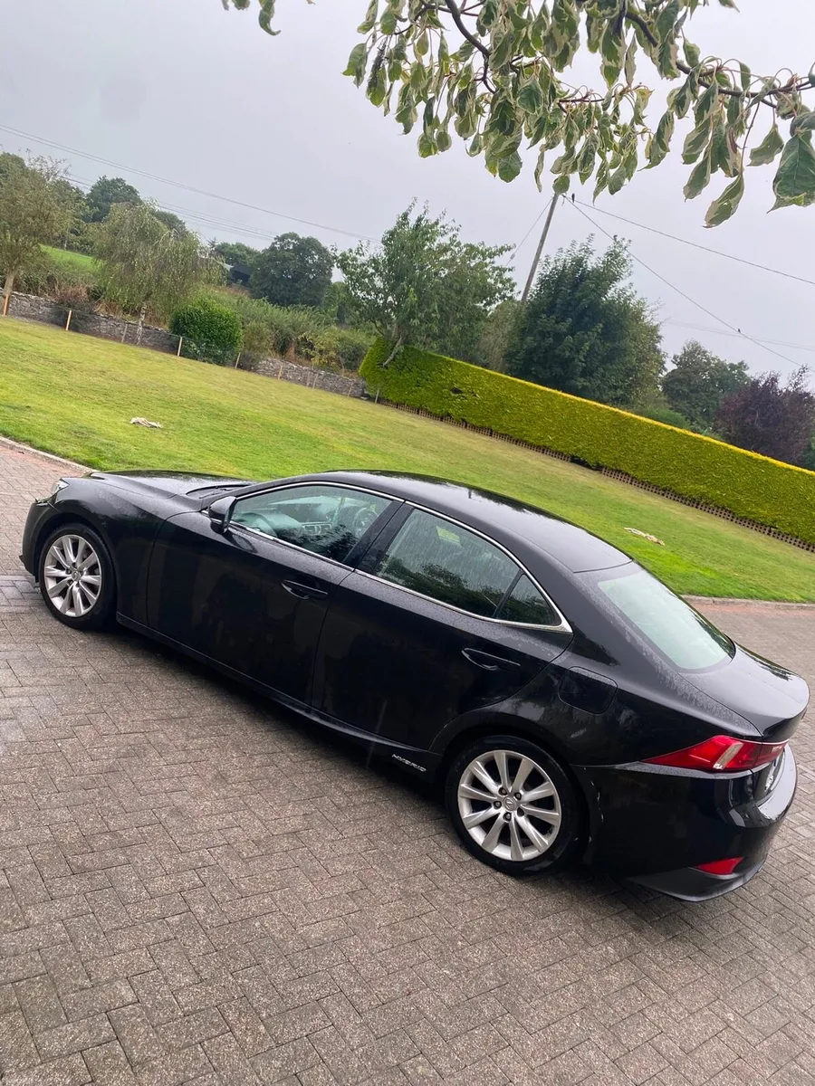 Lexus IS300 - Image 6