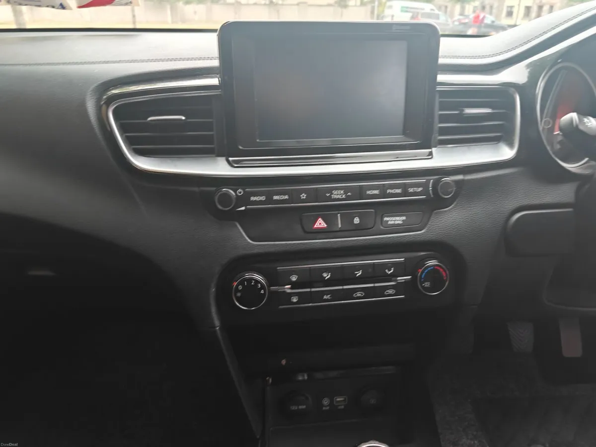 Kia Ceed 2019 - Image 3