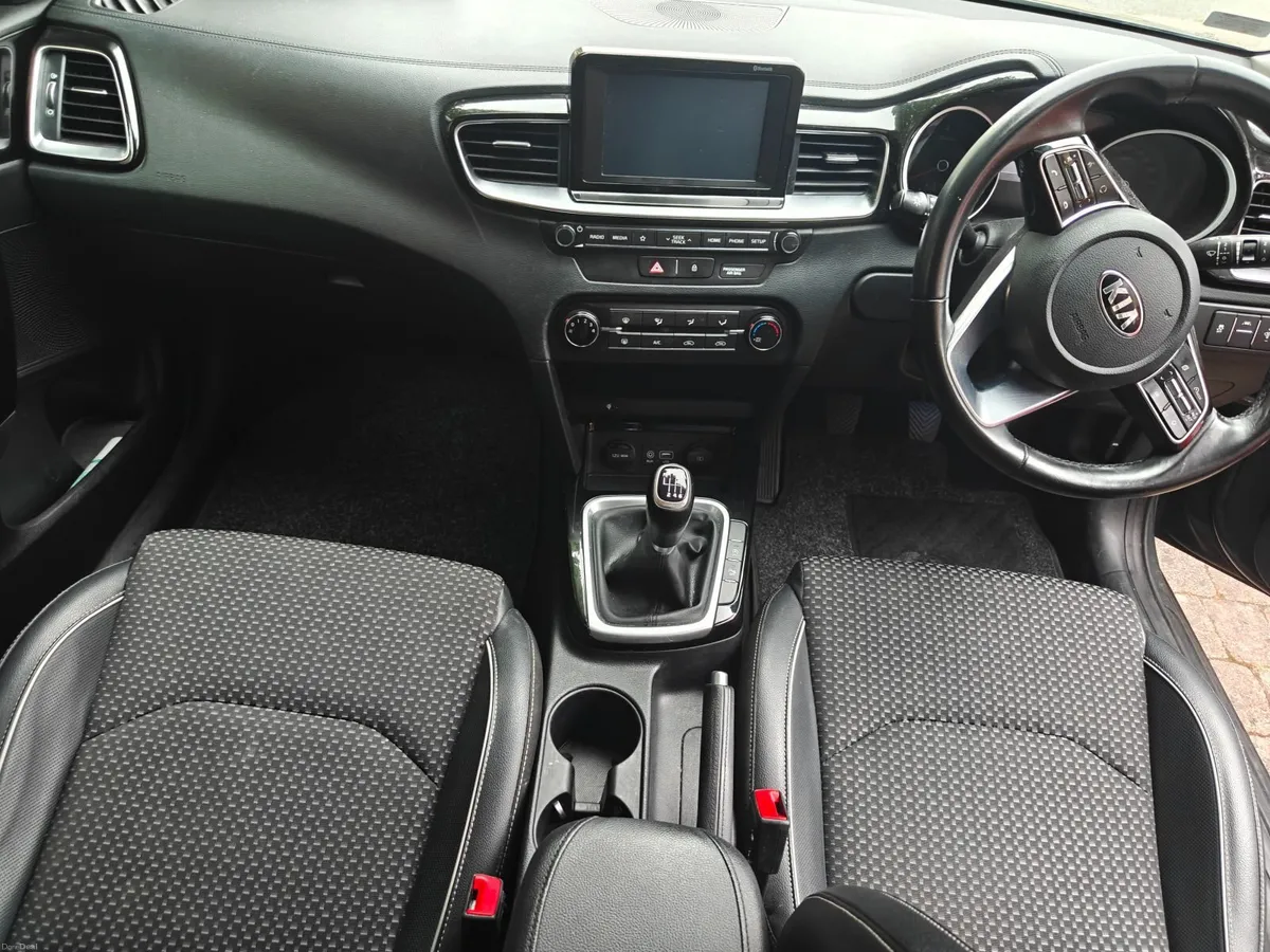 Kia Ceed 2019 - Image 6