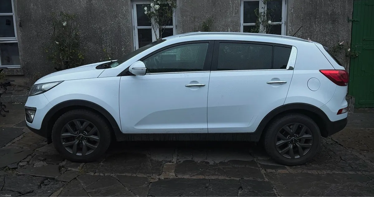 Kia Sportage Luxury model - Image 2