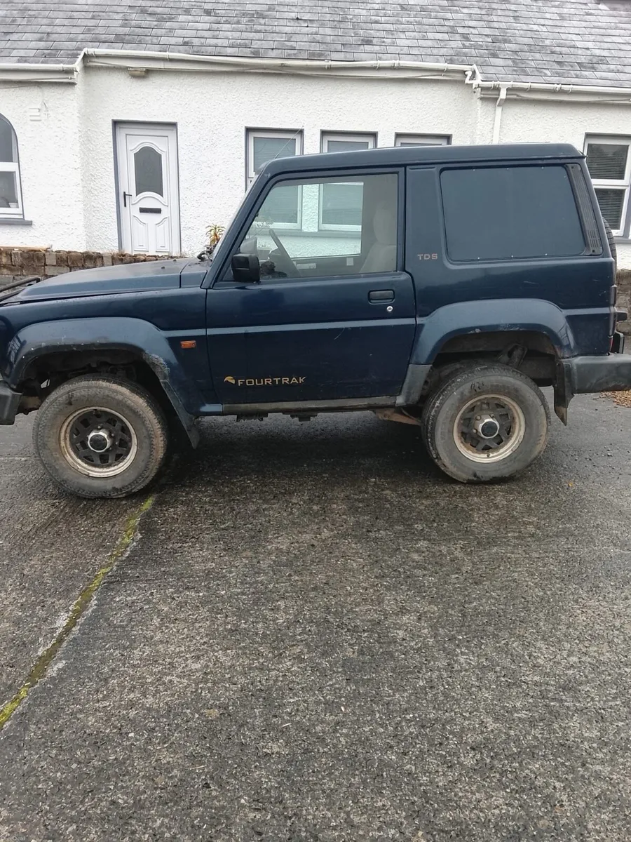 Daihatsu Fourtrak - Image 3
