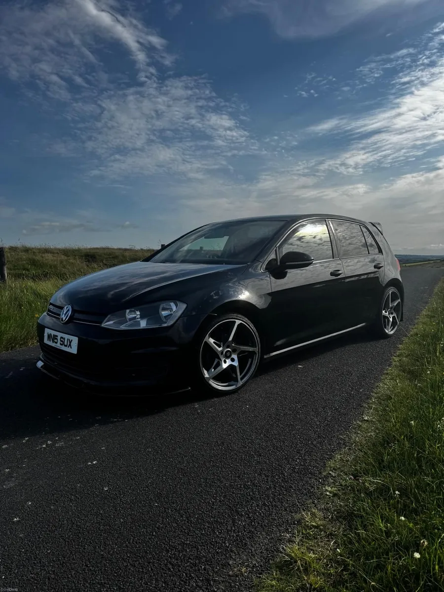 Volkswagen Golf 2015 - Image 1