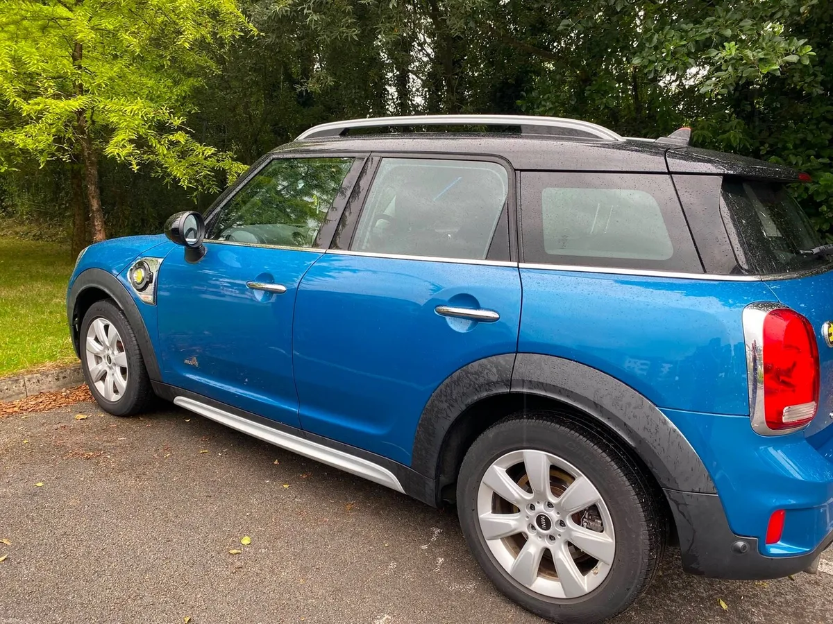 Mini Countryman - Image 1