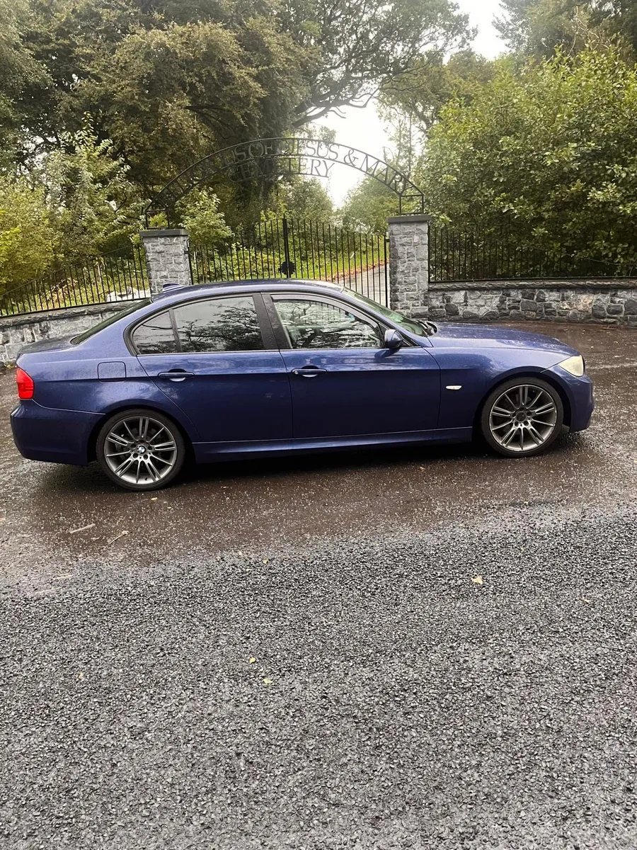BMW 3 series 2011 318 2 litre Diesel - Image 4