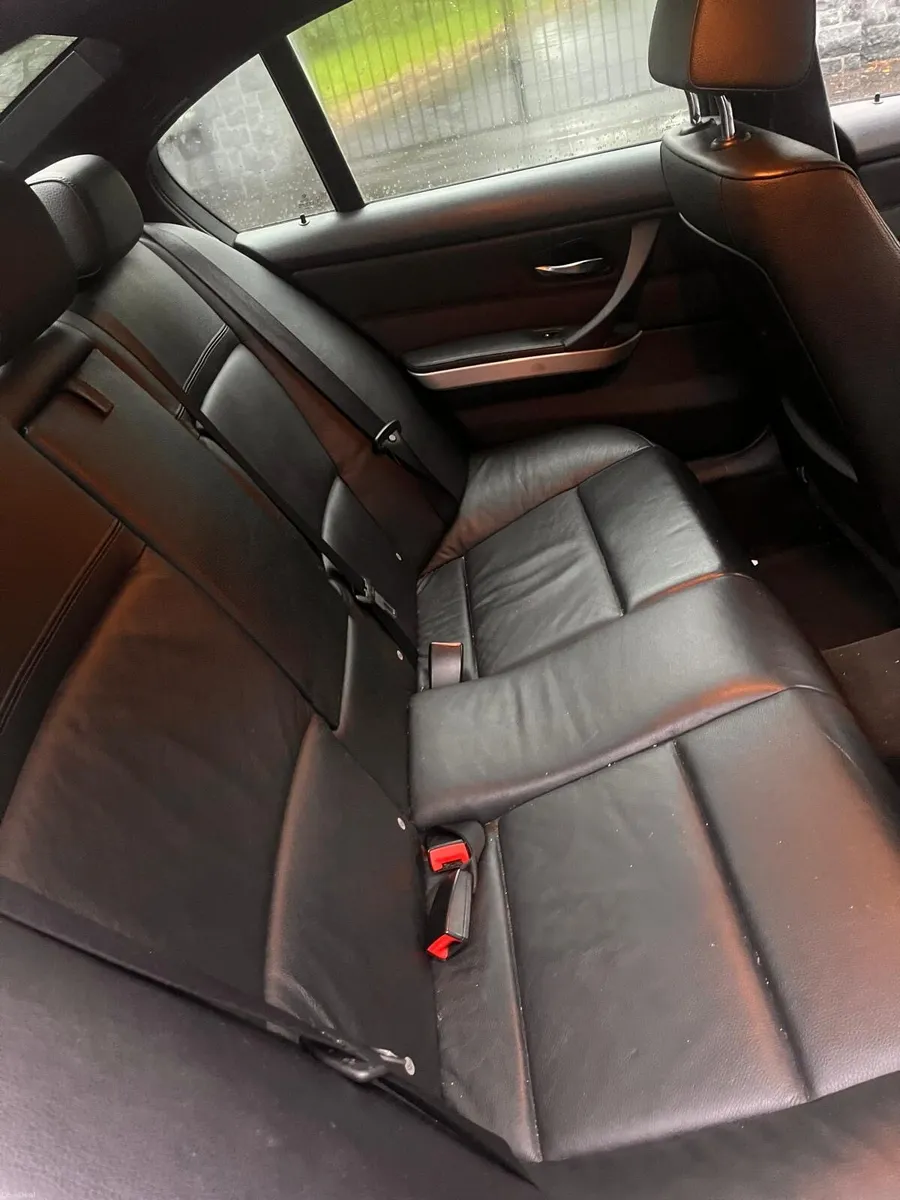 BMW 3 series 2011 318 2 litre Diesel - Image 6