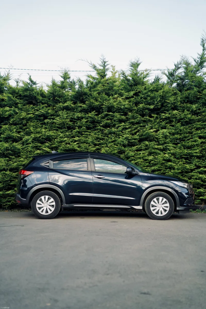 Honda Vezel Hybrid 2019 | Low Mileage |Only 46K Km - Image 5