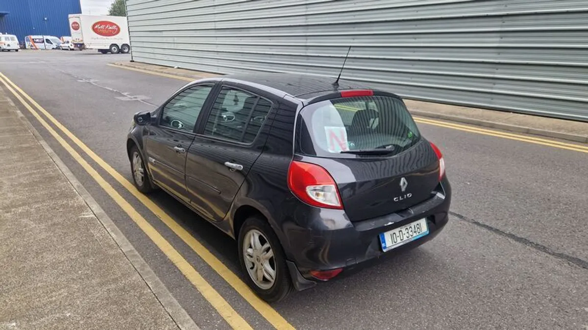 2010 Renault Clio 1.1 petrol nct - Image 5