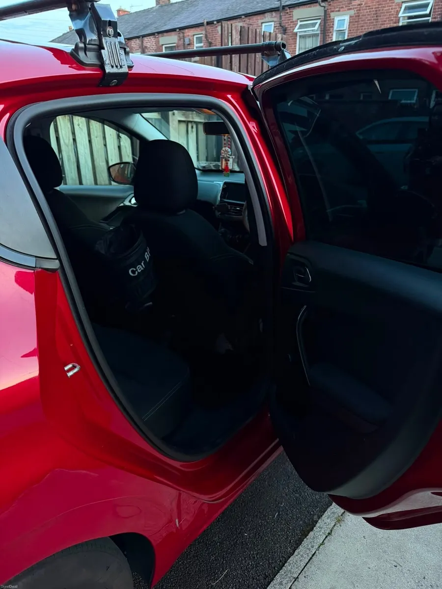Peugeot 208 Active 1.2 68 4DR, 2017 - Image 5