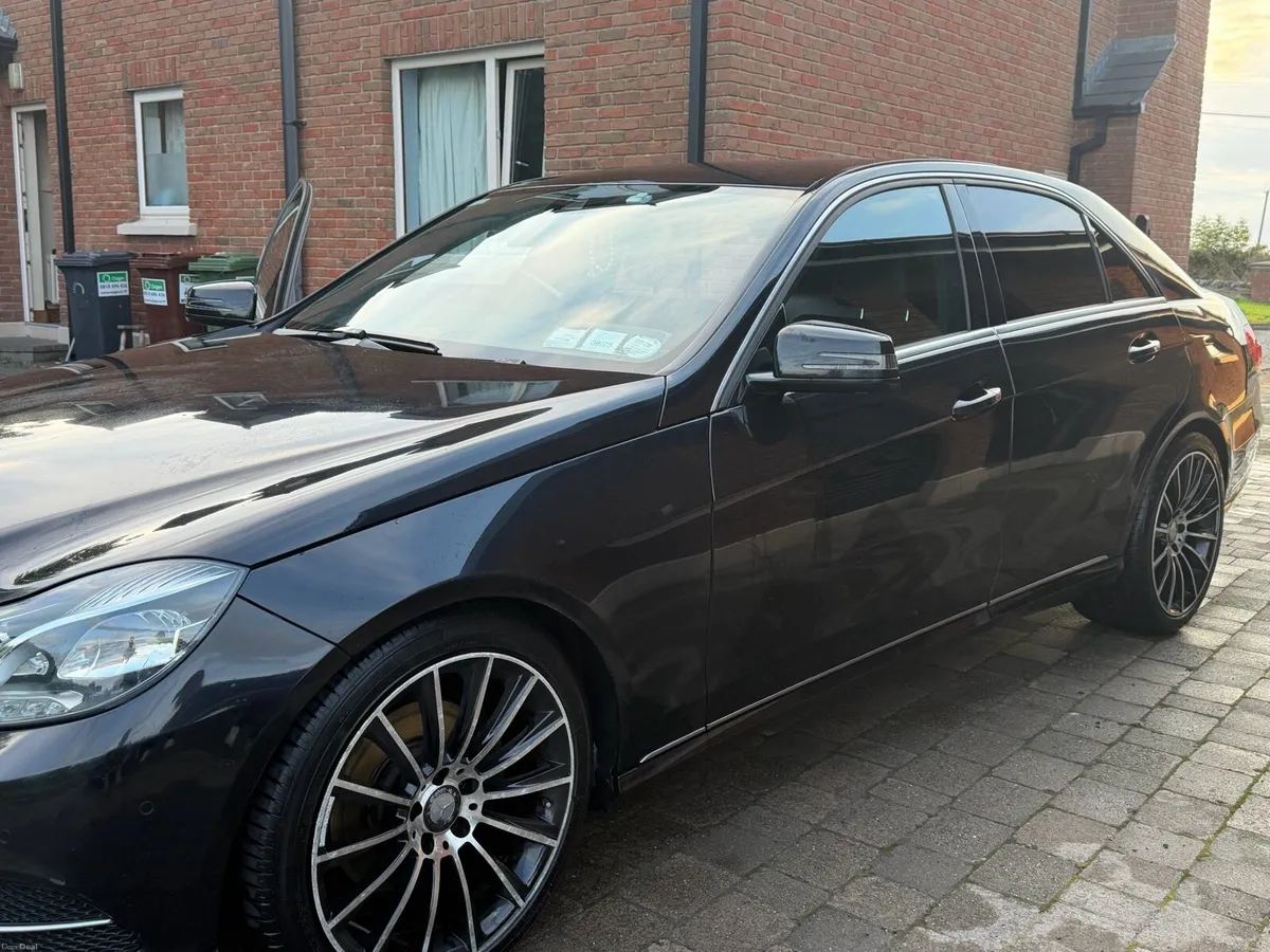 E class Mercedes - Image 2