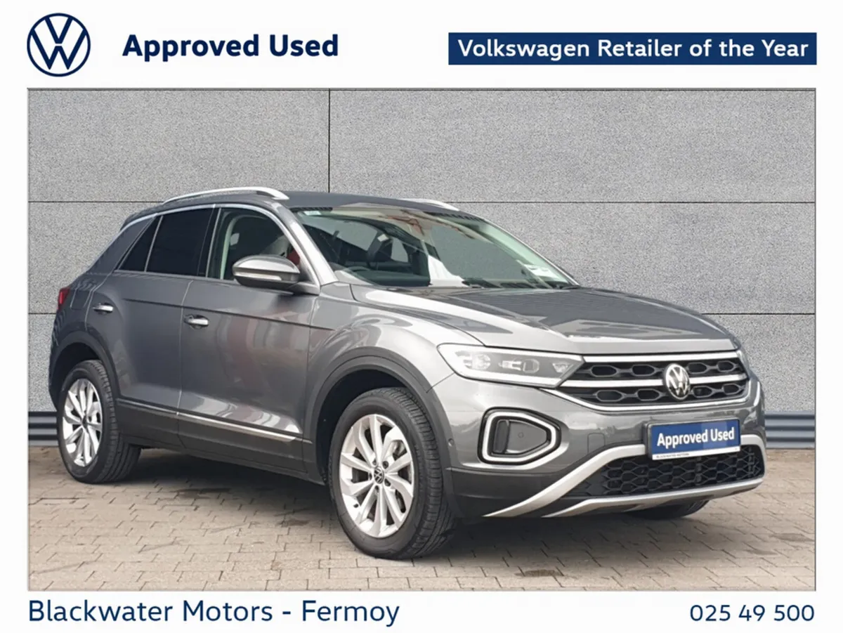 Volkswagen T-Roc 2.0TDI 116BHP STYLE WITH REAR VIE - Image 1