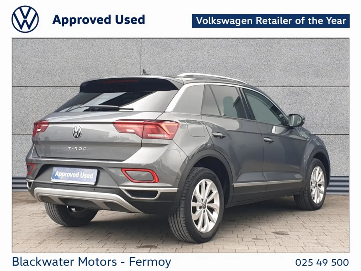 Volkswagen T-Roc 2.0TDI 116BHP STYLE WITH REAR VIE - Image 3
