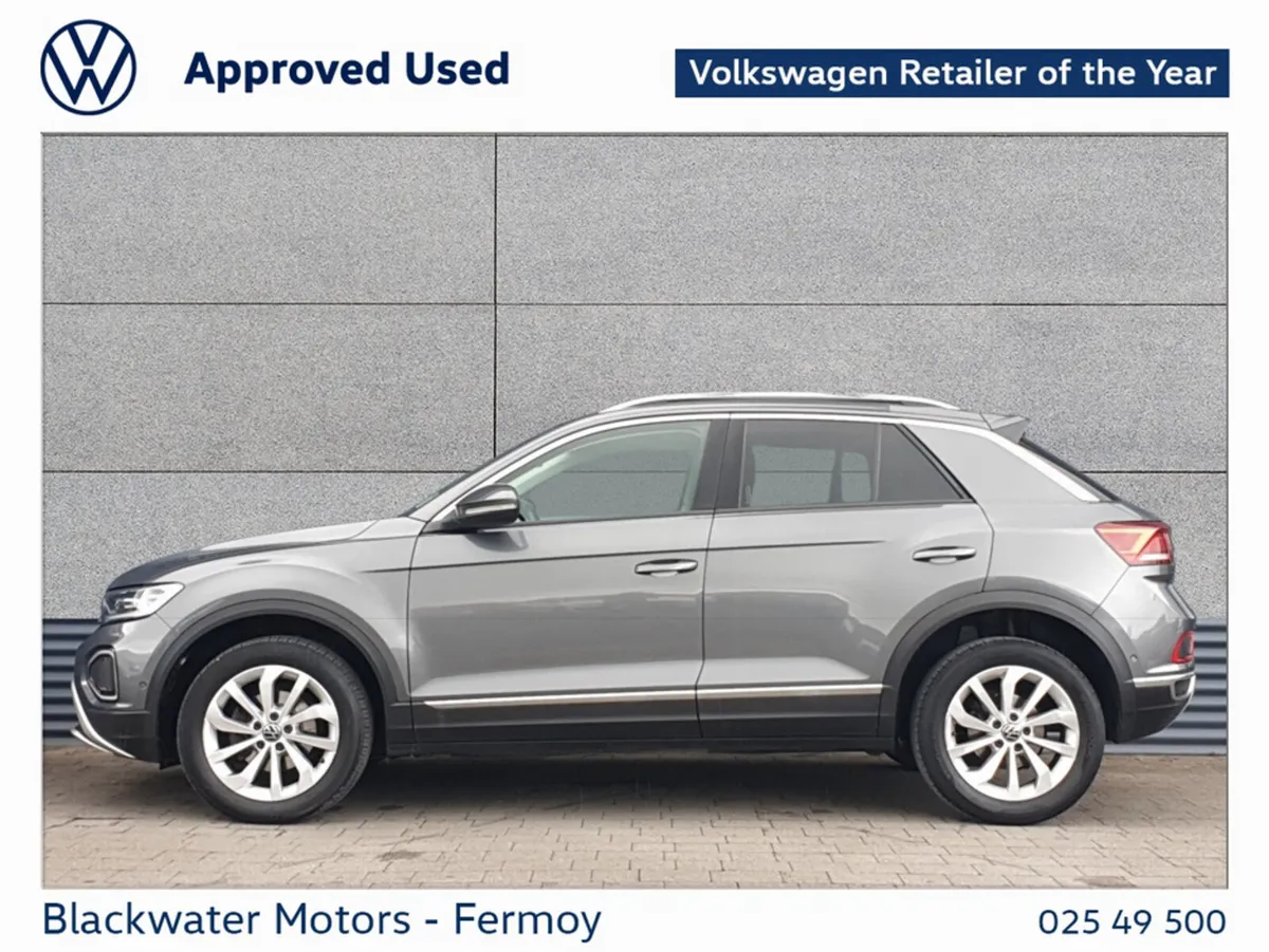 Volkswagen T-Roc 2.0TDI 116BHP STYLE WITH REAR VIE - Image 6