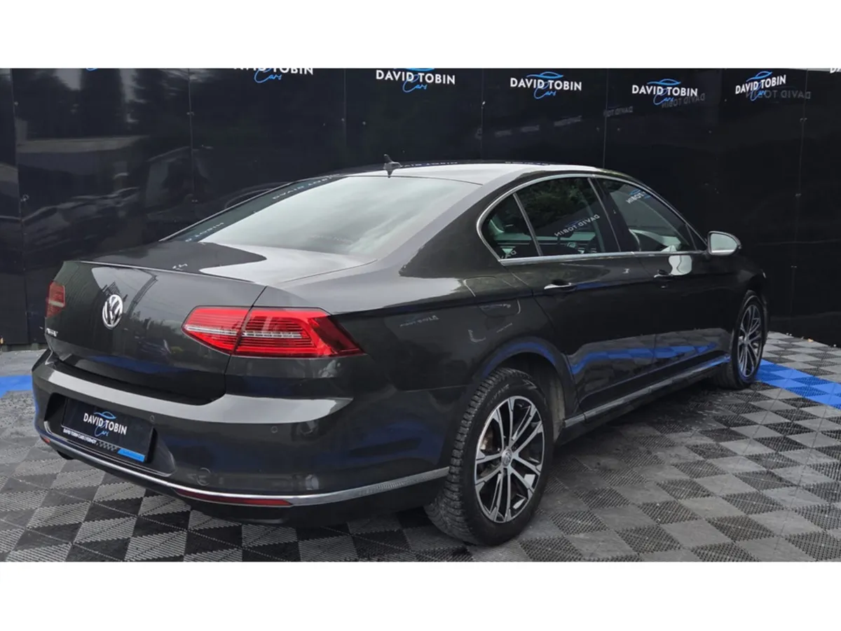 Volkswagen Passat HIGHLINE 2.0 TDI MANUAL 150 BHP - Image 5