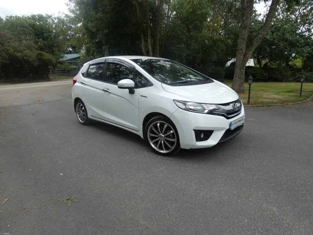 Honda Fit 1.5 AUTO HYBRID - Image 1