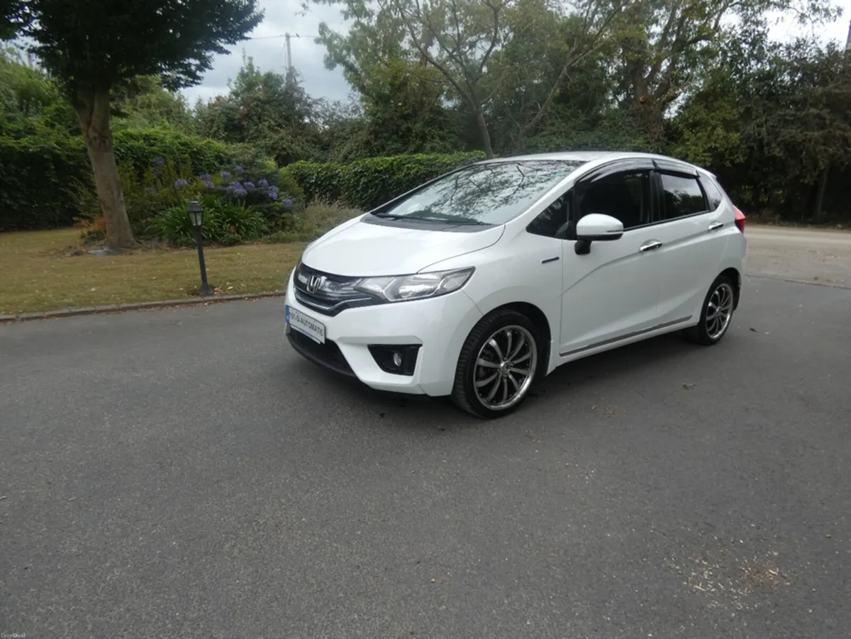 Honda Fit 1.5 AUTO HYBRID - Image 2
