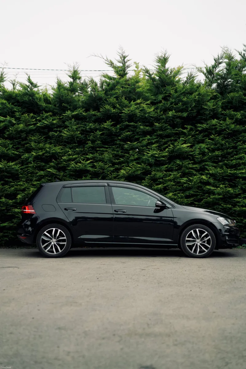 Volkswagen Golf TSI Highline 2017 | High-Spec - Image 5