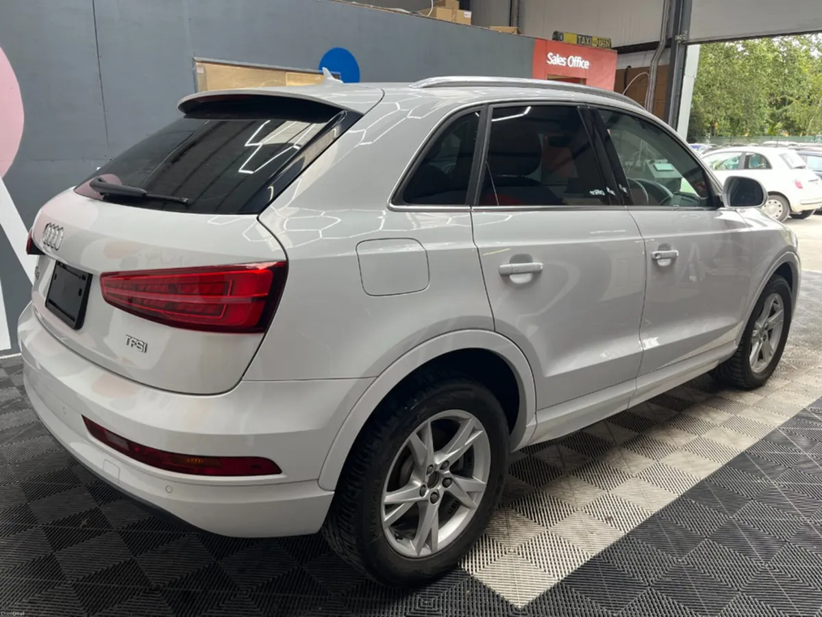 Audi Q3 2016 AUDI Q3 1.4TFSI SPORT AUTOMATIC/ PARK - Image 3