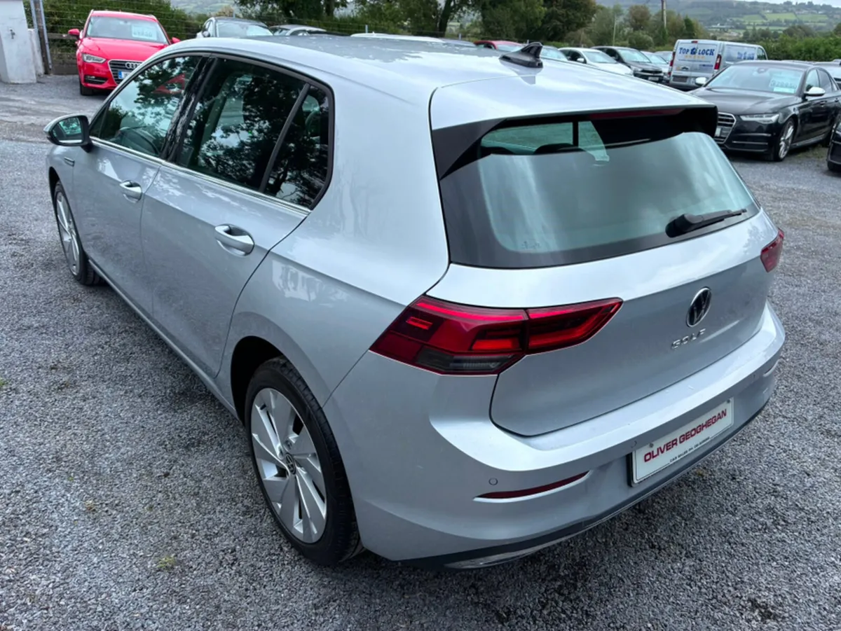 Volkswagen Golf STYLE 2.0 TDI 115 BHP (CAMERA) - Image 3