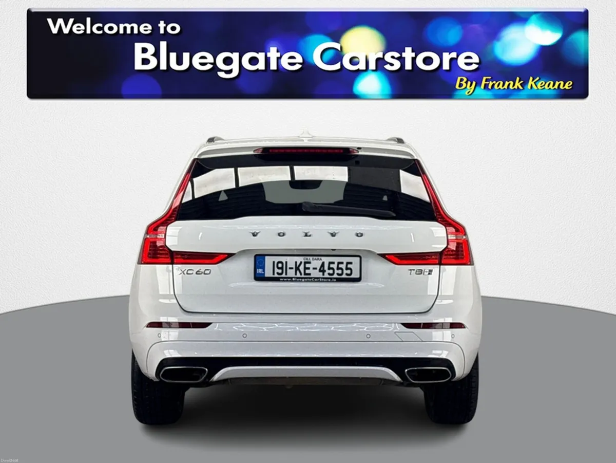Volvo XC60 2.0 T8 R-DESIGN PHEV AWD **FULL BLACK H - Image 3