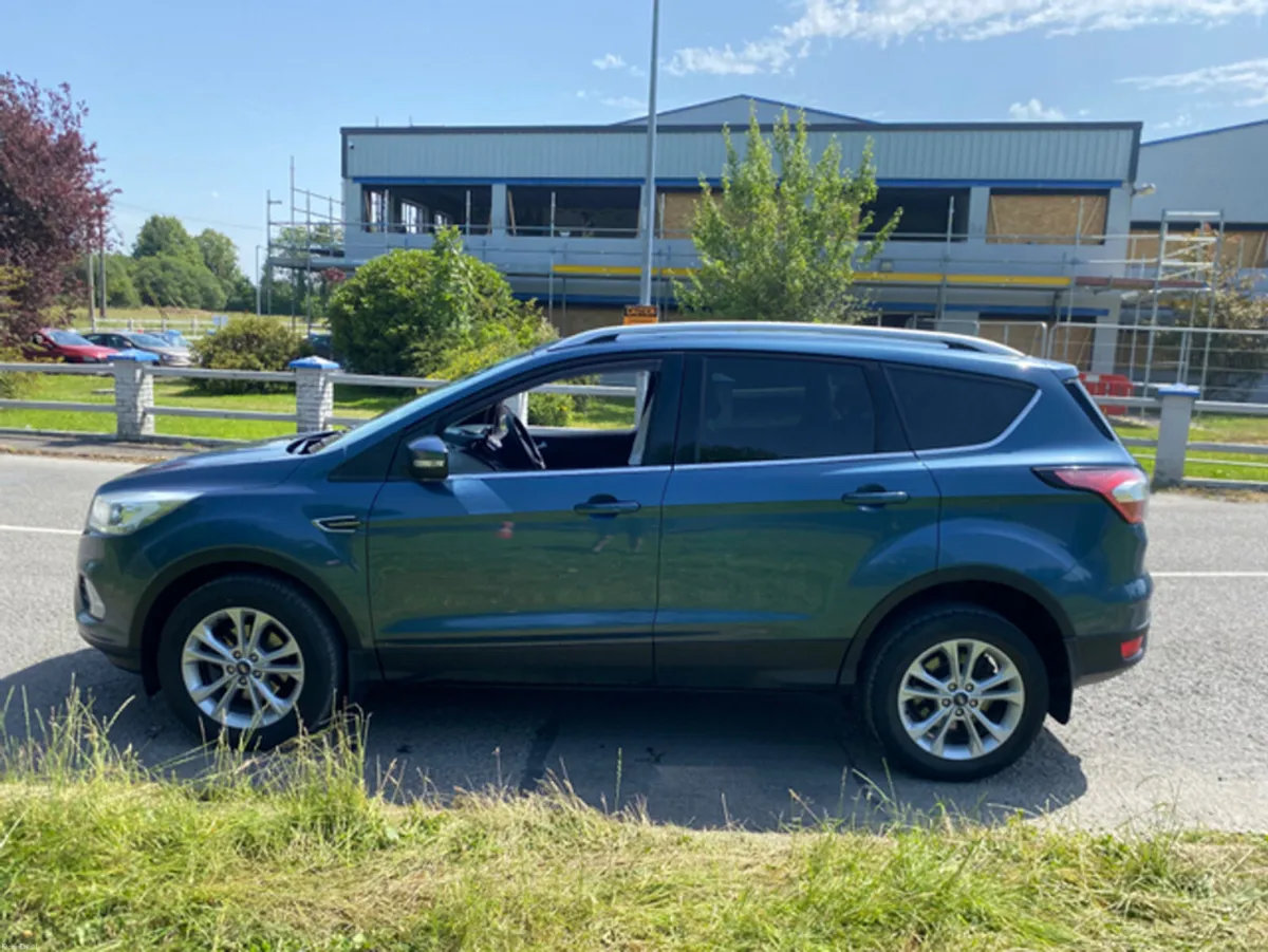 Ford Kuga TITANIUM 1.5 TDCI 120PS 4DR MAN - Image 4